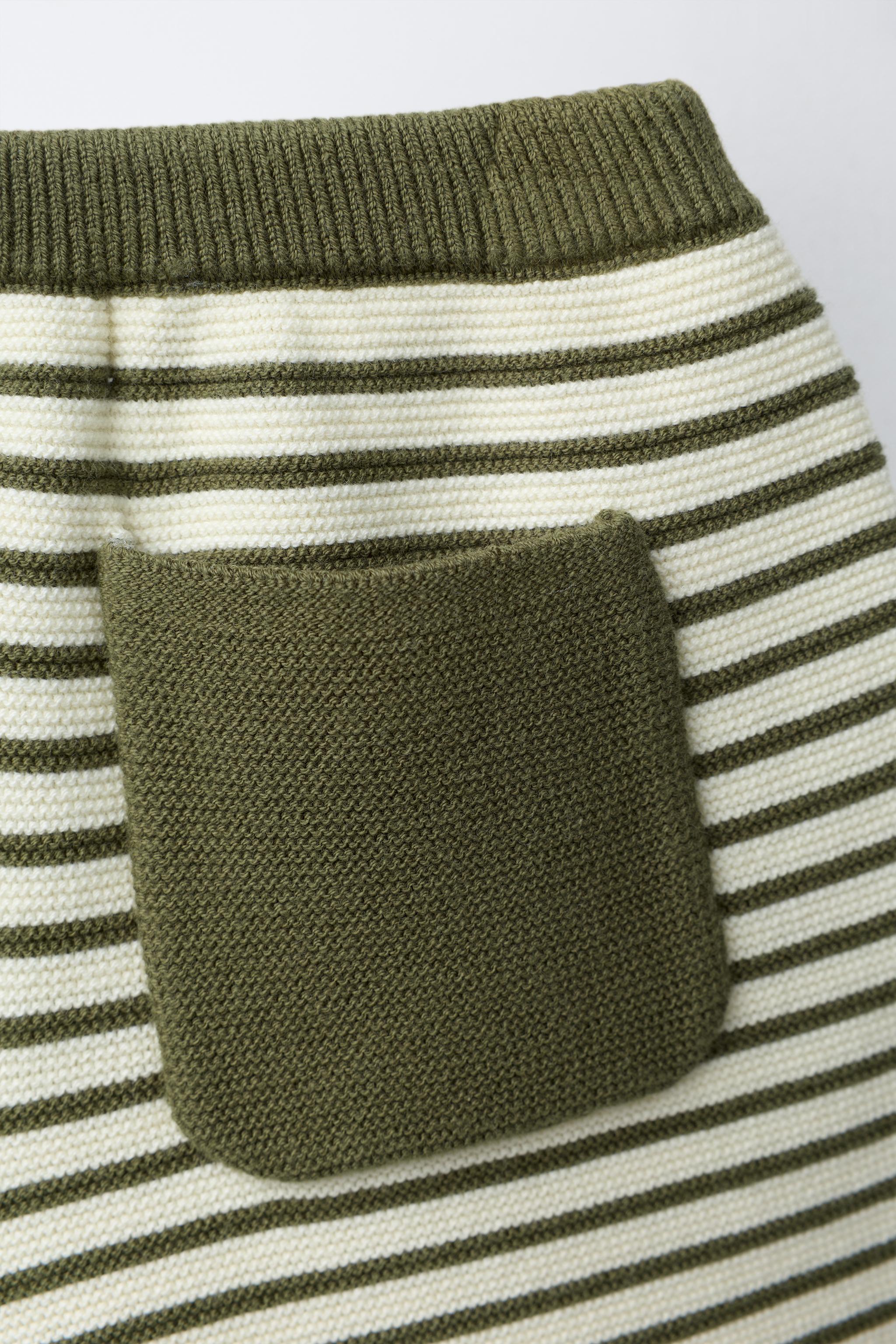 STRIPED KNIT SHORTS